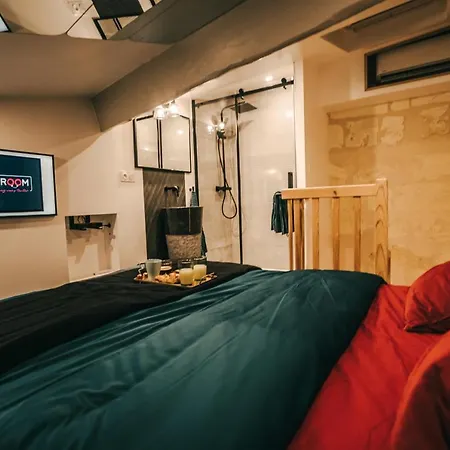 Playroom Avec Salle De Jeux Pour Adultes Et Lit A Eau Chauffant 2*